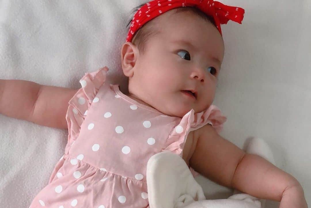 アキラ・コンチネンタル・フィーバーさんのインスタグラム写真 - (アキラ・コンチネンタル・フィーバーInstagram)「3 months after birth👶  #baby #bayi #あかちゃんのいる生活  #3months    #スマイル育児 #ベビフル」8月6日 14時25分 - official_akira7