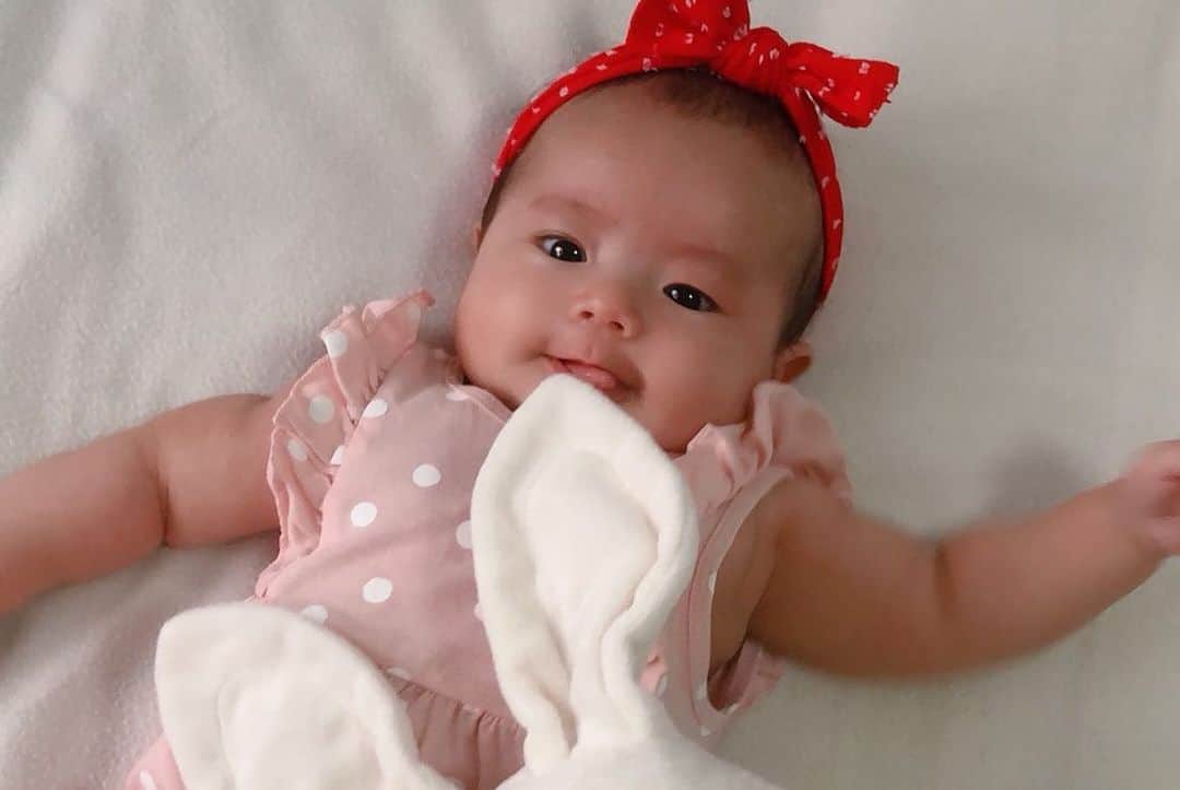 アキラ・コンチネンタル・フィーバーさんのインスタグラム写真 - (アキラ・コンチネンタル・フィーバーInstagram)「3 months after birth👶  #baby #bayi #あかちゃんのいる生活  #3months    #スマイル育児 #ベビフル」8月6日 14時25分 - official_akira7