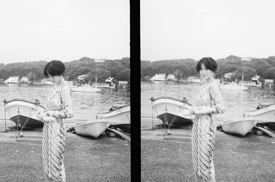 平山奈美のインスタグラム：「🎞  #梅雨明け #夏 #モノクロ #モノクロ写真 #フィルム #🥵 #🌂」