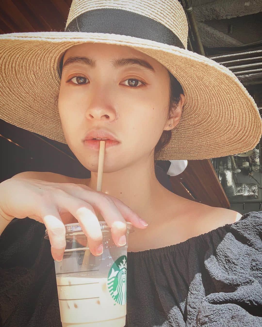 絵美里さんのインスタグラム写真 - (絵美里Instagram)「New @casetify_jp iPhone Case🤍  今日は暑くて外にいると頭がぼーーーっとしてくるね🥤💦💦 . . . . . . #casetify  #stateyourcase  #gucci #ggmarmont」8月6日 15時36分 - emiri616