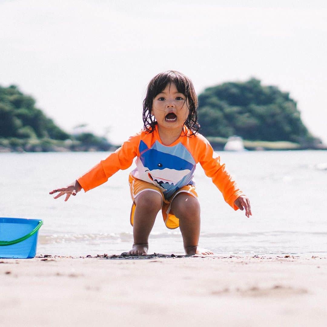 Naokoさんのインスタグラム写真 - (NaokoInstagram)「🌊✨with @sonyalpha #a6400  * 子供と一緒だと 気がつくと夏らしいことたくさんするね 海遊びの基本に立ち戻って遊ぶ楽しさ🌺」8月6日 15時42分 - chiaoking