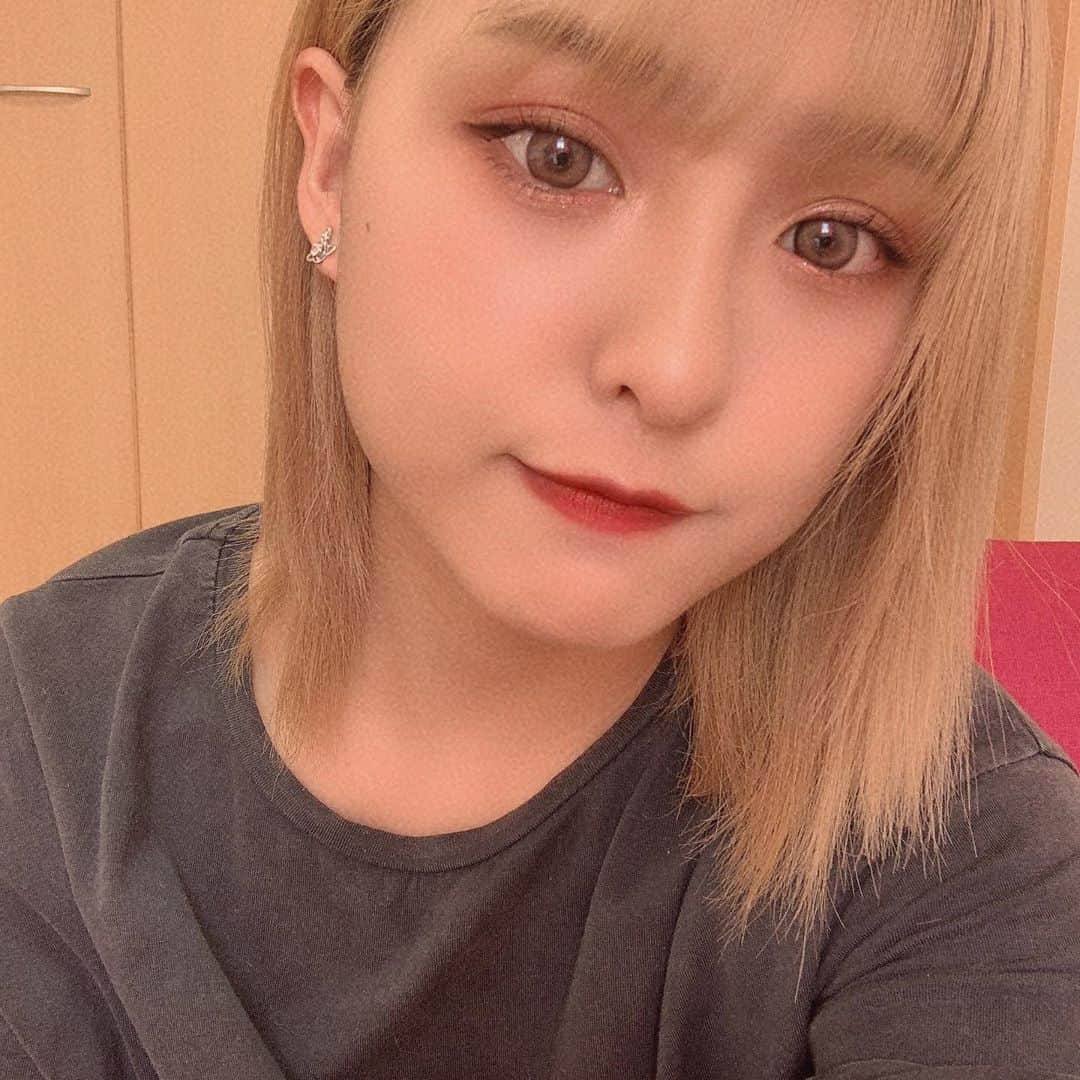 山田菜々美のインスタグラム：「. 👩🏻‍🦰🔚 . #髪色 #カラー」