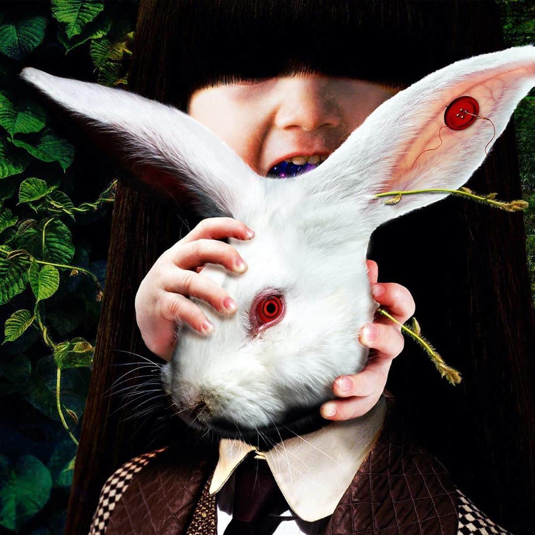 仮眠玲菜のインスタグラム：「MIGMA SHELTER Newアルバム 「ALICE」 先行配信中 🐇🤍  不思議の国のアリスを元に作って下さった全10曲入りアルバム！ 1〜10までアリスの物語が進んでいきます🕰♥️  是非 不思議の国のアリス × MIGMA SHELTERの世界へ入り込んでみて下さい🐛🎶  CD発売は8/26！お楽しみにです！  #ミグマシェルター #サイケデリックトランス #不思議の国のアリス  #アイドル」