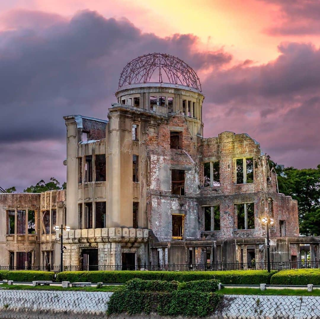 The Japan Timesのインスタグラム：「On this day 75 years ago, the city of Hiroshima was hit by an atomic bomb, killing an estimated 70,000 people. With the average age of A-bomb survivors now eclipsing 85, organizations are scrambling to document their experiences. Chisako Takeoka waited until 2012 to tell her child what happened: "I had never told my story to my family, or even to my daughter. However, more and more hibakusha were dying. I was afraid I wouldn’t have much time either..." she said. Click on the link in our bio for the full story. 📸 Peter Chordas . . . . . . #Japan #Hiroshima #news #history #wwii #japantimes #日本 #広島 #ニュース #歴史 #広島平和公園 #原爆ドーム #🕊」