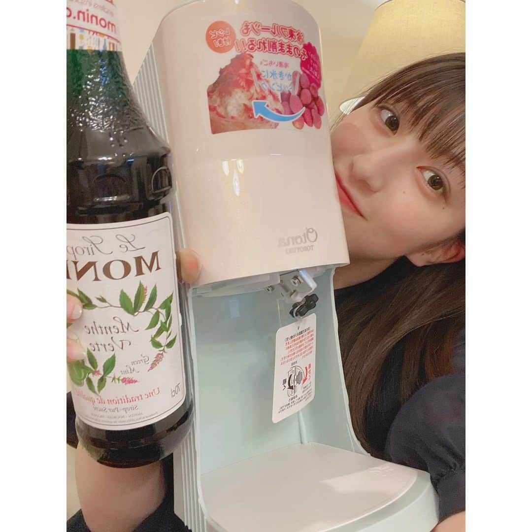 羽賀朱音さんのインスタグラム写真 - (羽賀朱音Instagram)「． ． チョコミントかき氷！ お家で、自分で作りました🍧 ． まるねぇ(@risa__ogata.official )が 誕生日プレゼントでくれたかき氷機を使って、 初めて作ってみたかき氷なんですけど…… お店のみたいじゃないですか！？笑 ． 初めてにしては、上出来だと思う🧐 ． ． #helloproject #morningmusume #ハロープロジェクト #ハロプロ #モーニング娘20 #羽賀朱音 #あかねちん  #tsubakifactory  #つばきファクトリー #小片リサ #まるねぇ  #まるねちん」8月6日 16時41分 - akane__haga.official