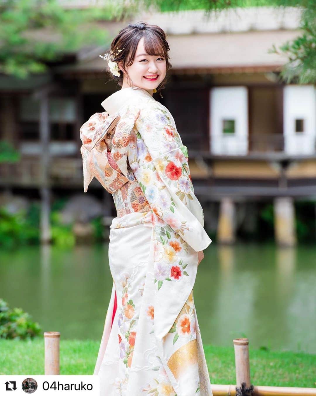 金沢着物レンタルshop心結〜kokoyui〜のインスタグラム：「素敵なお写真ありがとうございます☺️💕 . シェアさせて頂きます😃❣️ . ⚫︎金沢駅前 着物レンタル心結(ここゆい)  ⚫︎営業時間 : 9:00〜18:00 ⚫︎address : 金沢市本町1-3-39 ⚫︎tell : 076-221-7799 ⚫︎金沢駅から徒歩5分  ⚫︎コインパーキング補助あり  心結の着物一覧▶@kokoyui_kimono 振袖や袴はこちら▶@kokoyui_furisode 七五三やお子さんの着物はこちら▶@kokoyui753 .  #成人式 #成人式ヘア #成人式前撮り #成人式ヘアセット #成人 #成人式ネイル #成人式振袖 #成人の日」