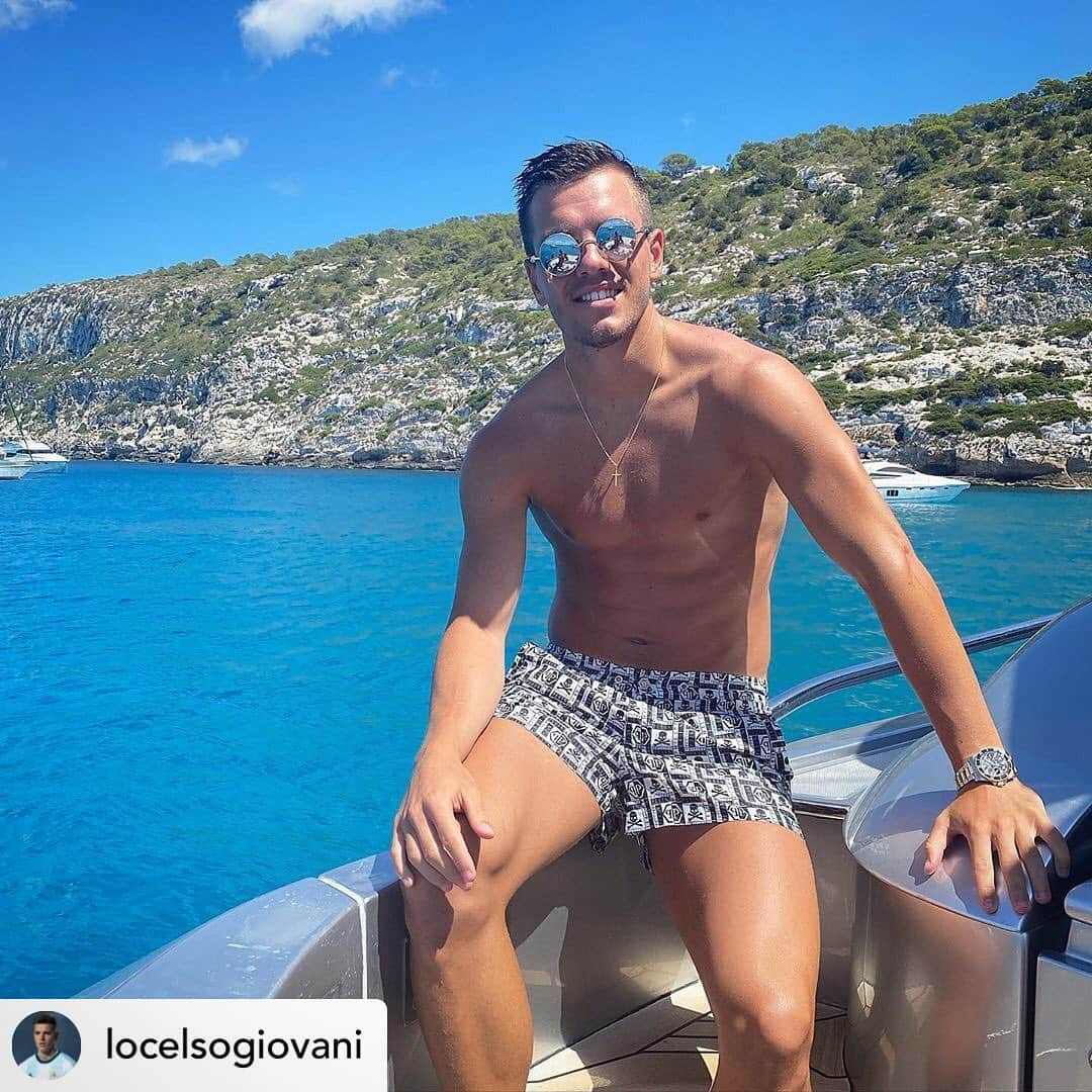 トッテナム・ホットスパーFCさんのインスタグラム写真 - (トッテナム・ホットスパーFCInstagram)「😎 @locelsogiovani 🌊」8月6日 17時05分 - spursofficial