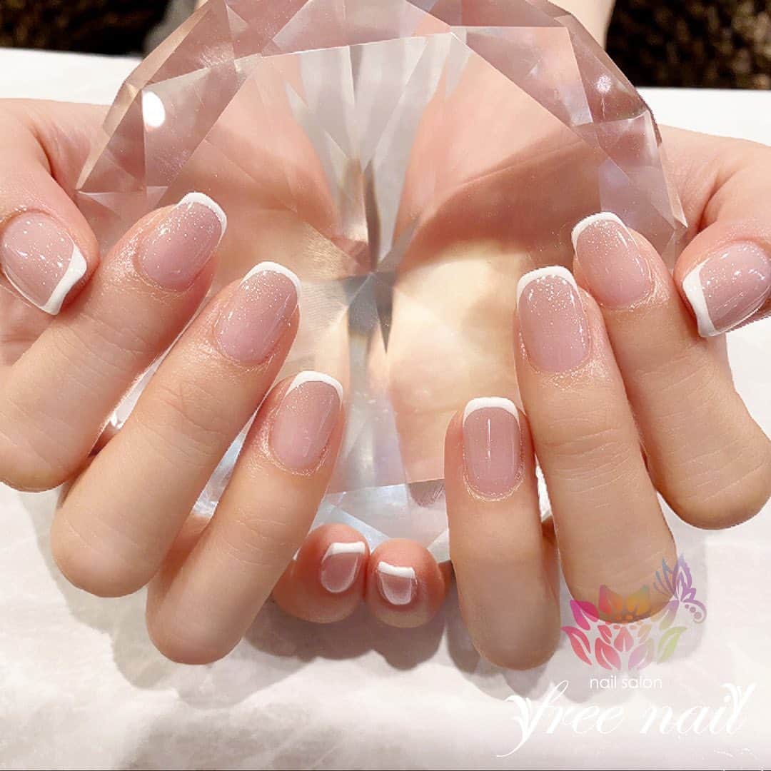 ネイルアーティストryさんのインスタグラム写真 ネイルアーティストryinstagram スクエアフレンチネイル シンプルだけど華やかに ネイリスト ネイルアーティスト ネイルアート ネイルチェンジ ネイルサロン 大阪ネイルサロン ネイル