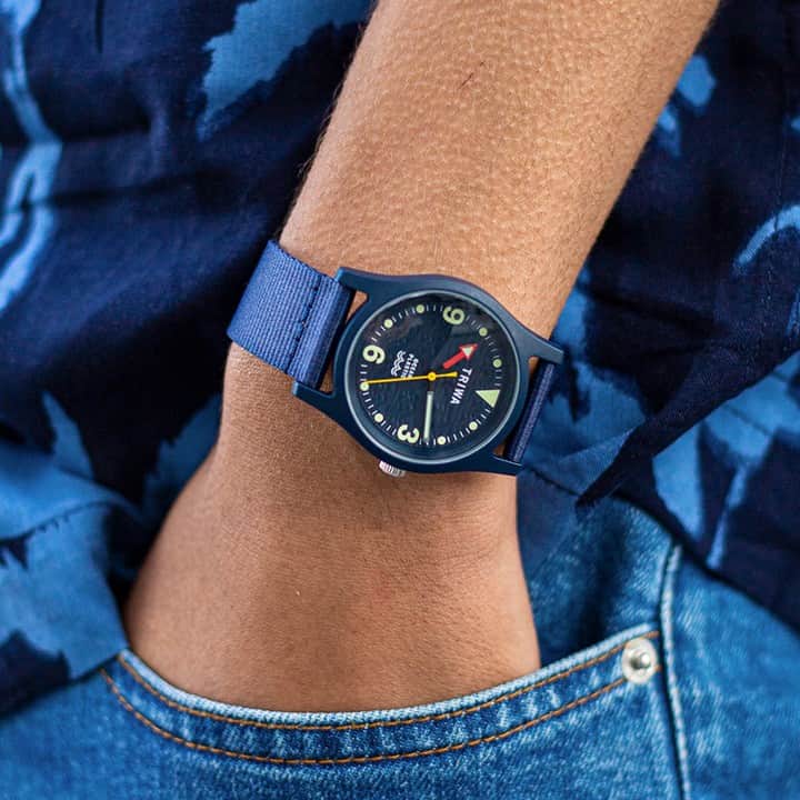 TRIWAさんのインスタグラム写真 - (TRIWAInstagram)「Wear what you believe in. Show your appreciation for our oceans by wearing a watch entirely made from recycled ocean plastic #timeforoceans⠀⠀⠀⠀⠀⠀⠀⠀⠀ ⠀⠀⠀⠀⠀⠀⠀⠀⠀ #blue #ocean #urban #recycled #fashion #recycledplastic #summer #accessory #consciousfashion #ethicalfashion #sustainable #sustainability #recycling #responsiblefashion」8月6日 17時00分 - triwa