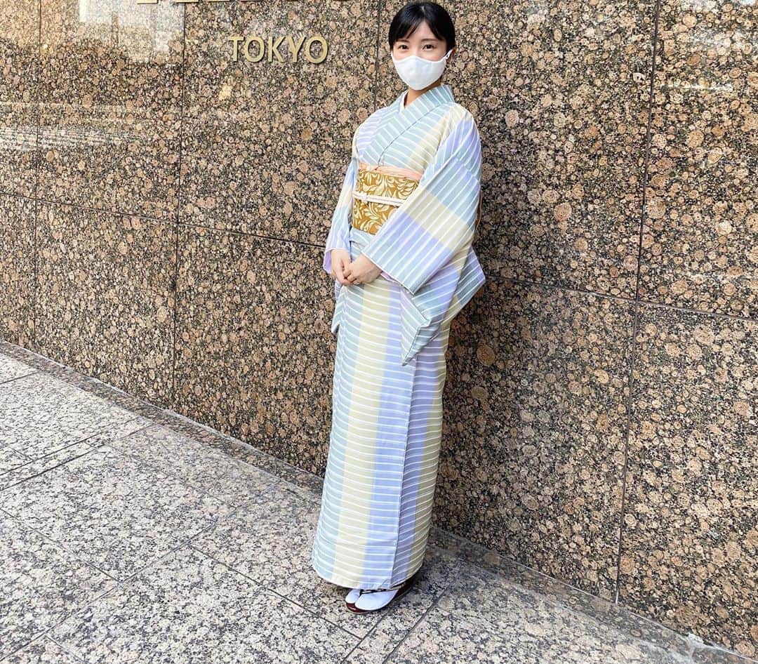 入来茉里さんのインスタグラム写真 - (入来茉里Instagram)「今日は上手く出来た…♡ 少し前から お着物の着付け教室に。 今日は1人で着た後 少しお散歩もしてきました。 着崩れないか、どきどき。 少し内股で、ぱたぱた。と。 コーディネイトも自分でしています👘 ・ #着物 #着物女子 #japan #kimono #夏 #和装 #お出掛け」8月6日 17時30分 - iriki.mari_official