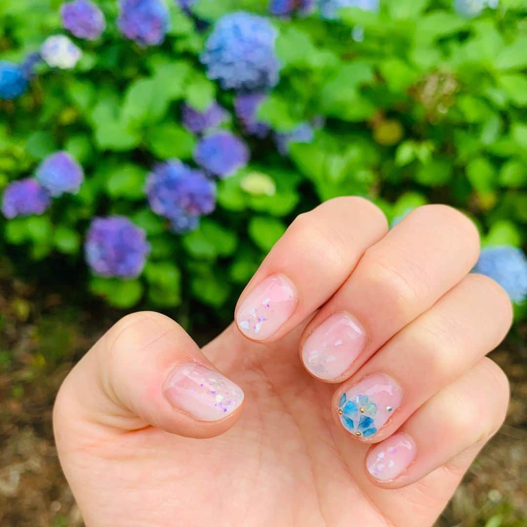 杉本早裕吏さんのインスタグラム写真 - (杉本早裕吏Instagram)「・ Favorite Nail 💅  指先まで美しく意識するためにネイルをしていますが、気分も上がります😊✌️ いつも季節に合った素敵なネイルをありがとうございます🌻 ・ ・ #ひまわりネイル #紫陽花ネイル #さくらネイル #バレンタインネイル #お花ネイル #雪の結晶ネイル」8月6日 18時13分 - sayuri0125sugimoto