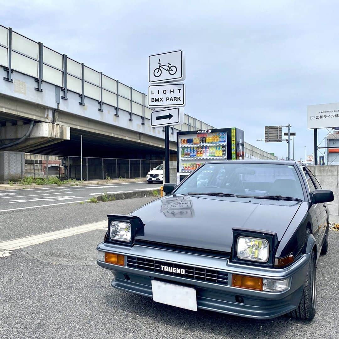 大池水杜さんのインスタグラム写真 - (大池水杜Instagram)「HAPPY 86 Day🚗💨 今日はハチロクの日らしい🤟🏼 @visavis_jp #タウン情報おかやま #ライト電業 #bigjohn #bluesakura #slopeshot #bmx #bmxgirl #bmxfreestyle #bmxwomen #ハチロクの日 #ae86 #sprintertrueno #スプリンタートレノ #トレノ #trueno #ae86trueno #ハチロク #旧車 #昭和の車 #86 #86女子 #車好き女子 #車好きと繋がりたい #carfactoryai #hachiroku #japanesecar #happy86day」8月6日 18時20分 - minato_oike