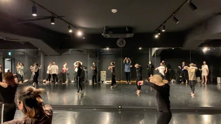 黒須洋壬のインスタグラム：「黒須洋嗣 JAZZ CLASS 2020.Aug.6th @danceworks_jpn  @xross #falseconfidence  #noahkahan  #mask #dance #jazzdance #tokyo #japan」