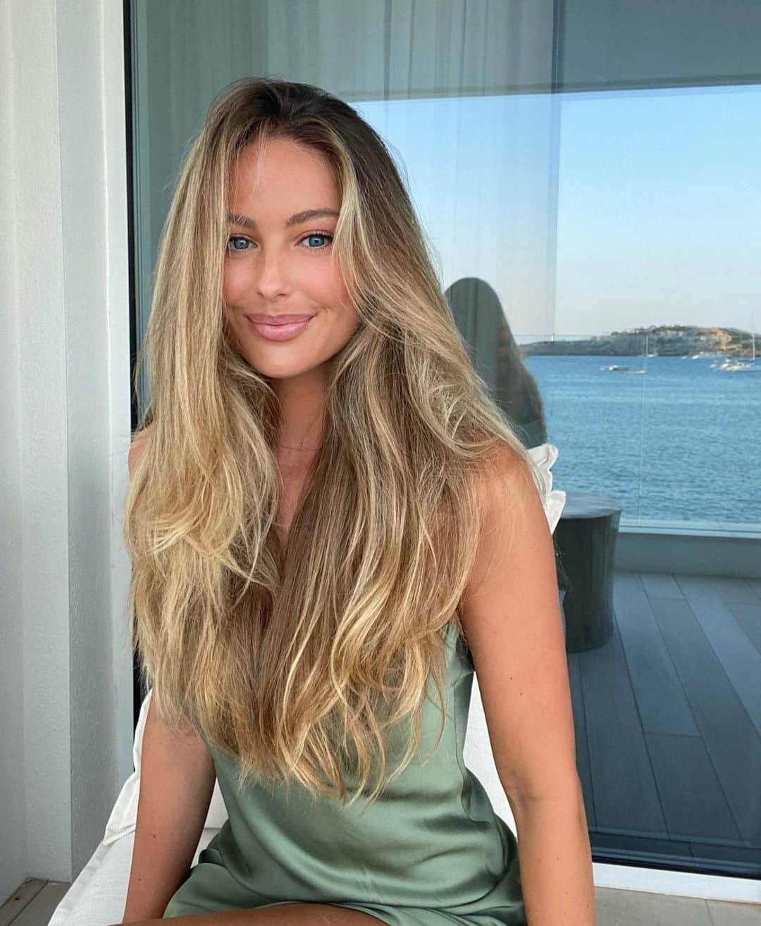 Mathilde Goehlerのインスタグラム：「Those summer nights 🌙」