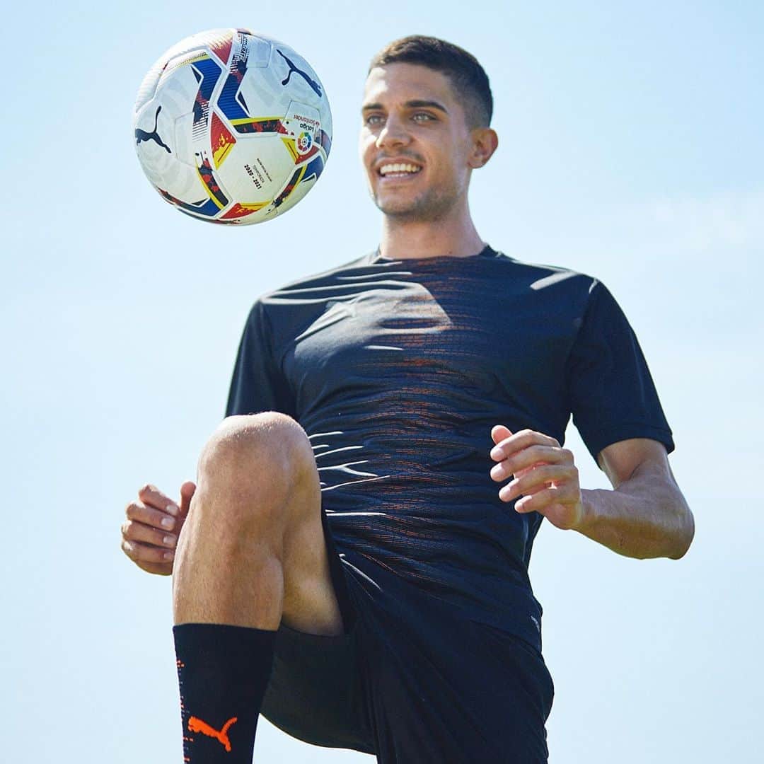 マルク・バルトラのインスタグラム：「El Corazón de @laliga ya está aquí de nuevo. ¿Os gustan los nuevos balones de La Liga? Confío en que nos van a traer muchas alegrías. ACCELERATE Y ADRENALINA. @pumafootball ⚽️💚」