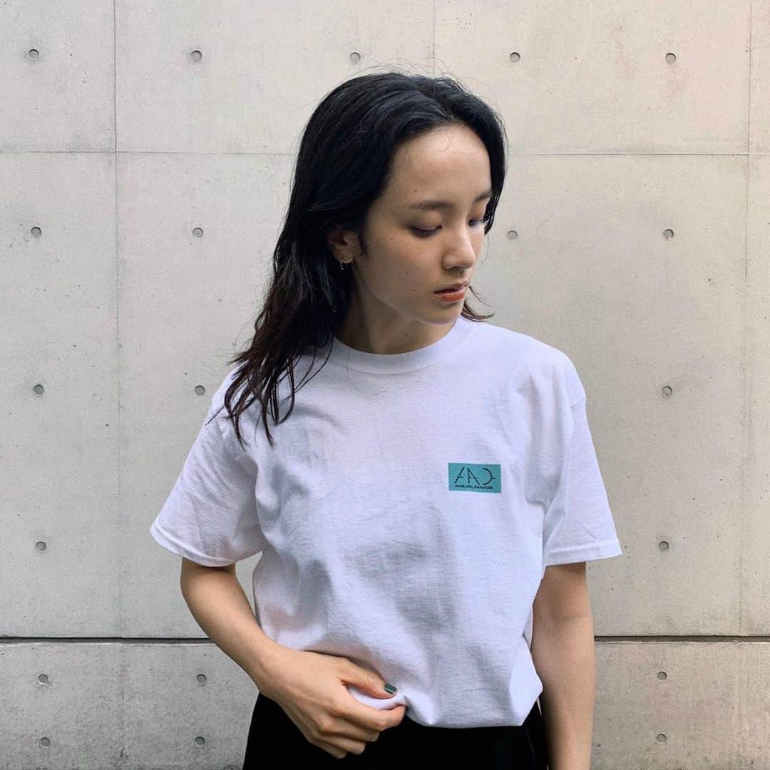 雨のパレードさんのインスタグラム写真 - (雨のパレードInstagram)「.  [ GOODS!!! ]  Summer T-shrits "BORDERLESS After COVID-19ver"  完全受注製品となっております🕊  8/10 23:59までの 受付となっております。  S：着丈70㎝/身幅 45㎝ M：着丈72cm/身幅50.5cm L：着丈75cm/身幅55cm XL：着丈78.5cm/身幅60cm ※ボディには個体差がありますのでご了承ください。  https://victor-store.jp/item/154206/」8月6日 18時39分 - amenoparade