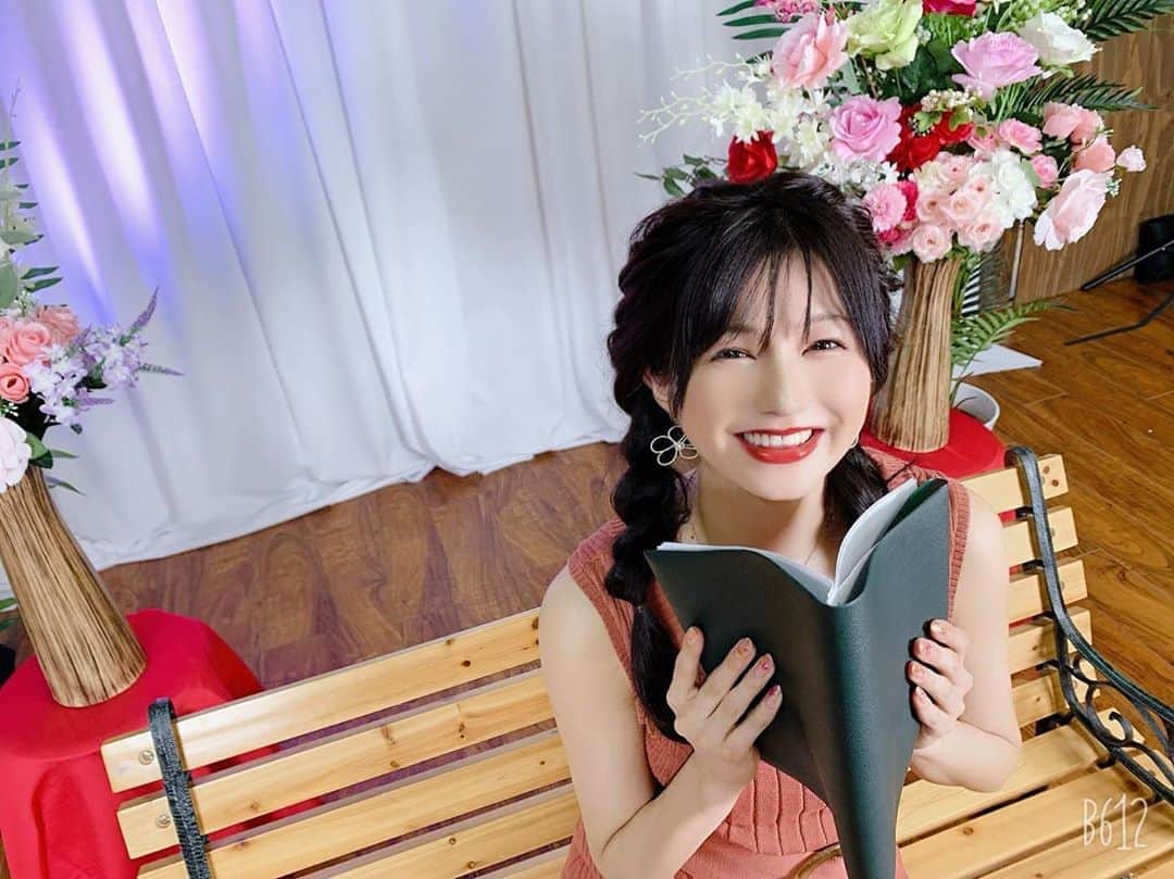 谷川愛梨のインスタグラム：「📖🍒🍋」
