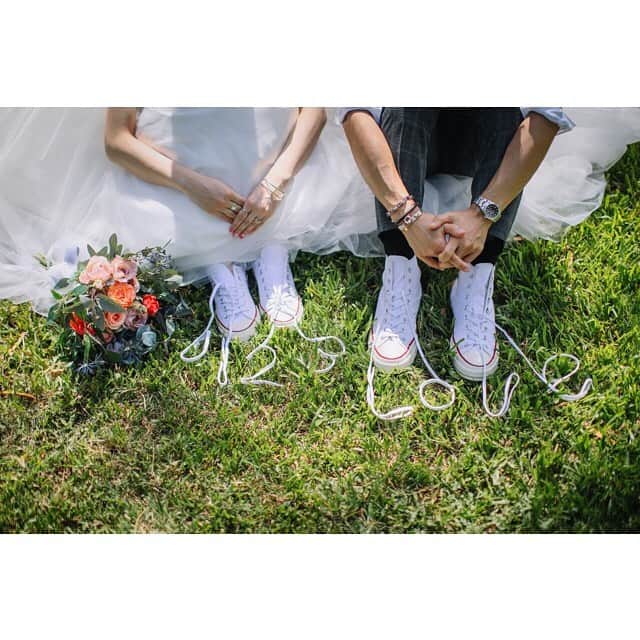 のインスタグラム：「ハワイのフォトツアーならCheers Wedding ﻿ ﻿ ハワイウェディング専門のプロデュース会社だからこそ叶う。﻿ ハワイウェディングフォトツアー🌴﻿ ﻿ ***********************﻿ ﻿ 🌻8月限定キャンペーン🌻﻿ 8月31日までのお申込限定🙏﻿ ﻿ ・フォトツアーのお衣装👗(ドレス/タキシード)アップグレードプレゼント($380相等)﻿ ﻿ ※新規お申込み時限定特典です。 ﻿ ﻿ ※キャンペーンをご利用の際は必ずお申込み時にお伝えください。お申込み後の適用はお受け出来かねます。 ﻿ ﻿ ※他キャンペーンとの併用不可となります。 ﻿ ﻿ *********************** ﻿ 【お問合せ】﻿ https://www.cheerswedding.jp﻿ ☎︎0120-128-828﻿ 平日11:00〜19:00／土日祝10:00〜19:00﻿ ※水曜・木曜定休﻿ ***********************﻿ ﻿ ▼ウェディングパーク海外﻿ チアーズウェディングで検索﻿ ‭https://foreign.weddingpark.net/agentlist/100063‬/﻿ ﻿ ▼挙式はこちら﻿ @cheers_wedding ﻿ ﻿ #チアーズウエディング﻿ #ハワイウェディング﻿ #フォトウェディング﻿ #リゾートウェディング　﻿ #フォトツアー﻿ #ハワイ旅行﻿ #ハワイ挙式﻿ #ハワイ婚﻿ #cheerswedding﻿ #hawaiiwedding﻿ #日本中のプレ花嫁さんと繋がりたい﻿ #ウェディングニュース﻿ #プレ花嫁　﻿ #卒花嫁﻿ #前撮り　﻿ #後撮り﻿ #ハワイ前撮り ﻿ #ハワイ後撮り﻿ #結婚準備﻿ #ハワイフォトツアー﻿ #ウエディングフォト﻿ #フォトウェディング﻿ #ハワイハネムーン﻿ #ハネムーンフォト﻿ #ウェディングフォト ﻿ #コロナ結婚式﻿ #コロナ復活﻿ #花嫁応援企画」