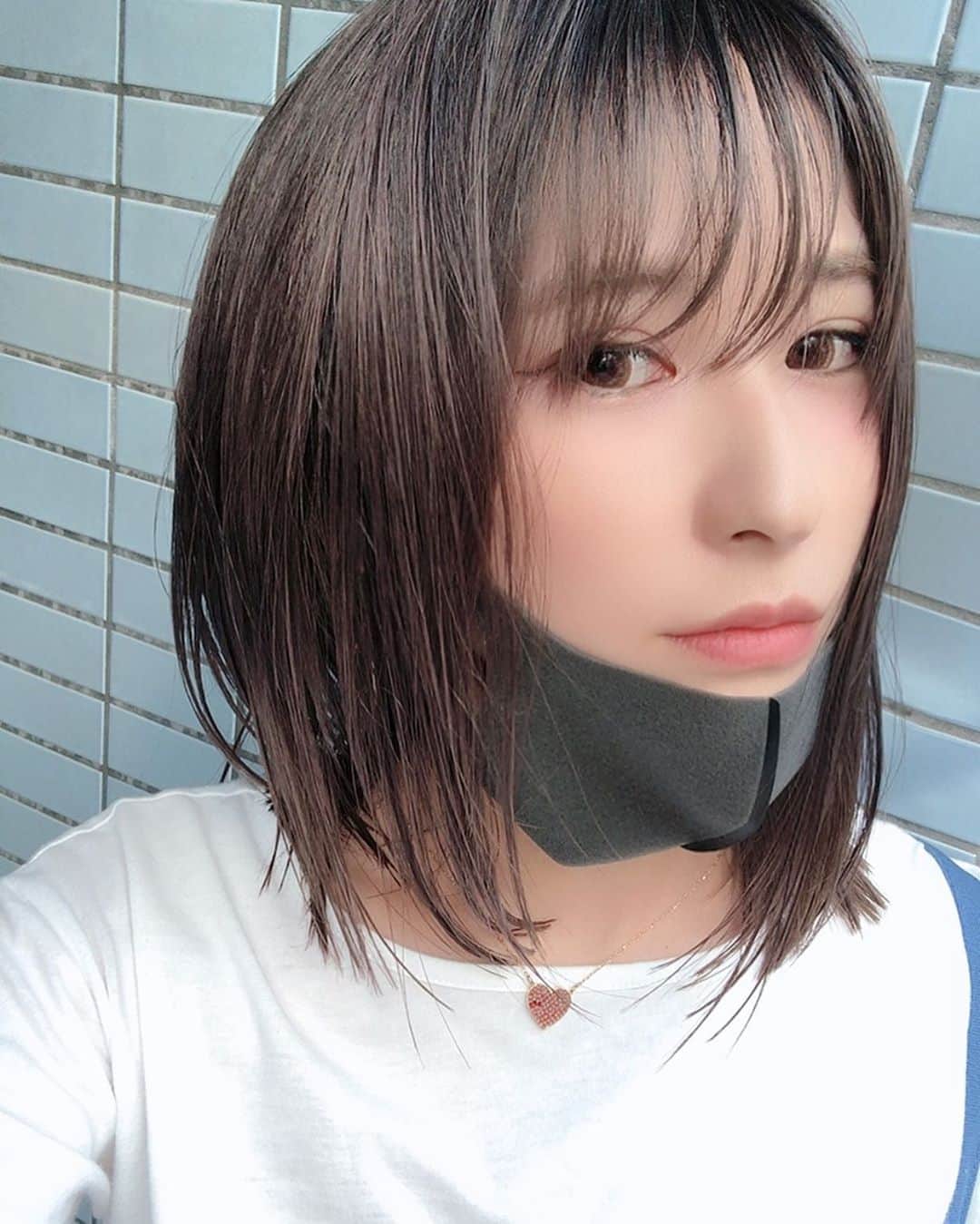 有馬綾香のインスタグラム：「髪を切りました✂️ サパーリ！！！！」