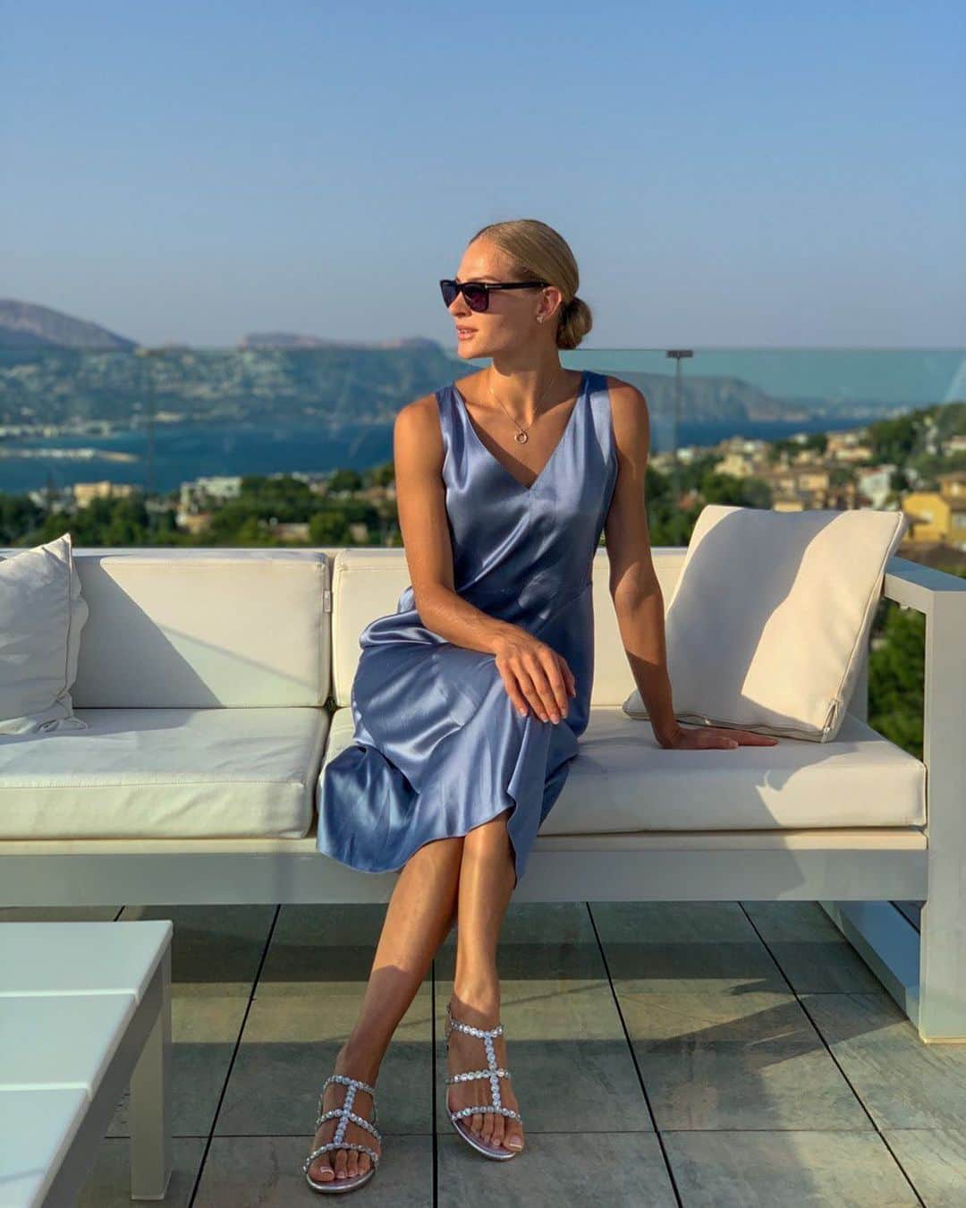 ダリヤ・クリシナさんのインスタグラム写真 - (ダリヤ・クリシナInstagram)「You create your own calm 🦋  ⠀ #vacation #calmness #lifeisgood #daryaklishina #summervibes」8月6日 18時56分 - dariaklishina