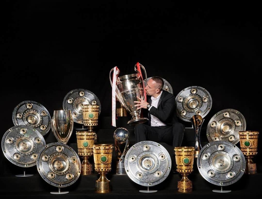 バイエルン・ミュンヘンさんのインスタグラム写真 - (バイエルン・ミュンヘンInstagram)「L.E.G.E.N.D. #OTD 13 years ago, @franckribery7 officially began his #FCBayern career! 🔥 The rest is history. . . #MiaSanMia #Ribery #Legend #football #soccer #fussball #futbol #futebol #tbt」8月6日 18時56分 - fcbayern