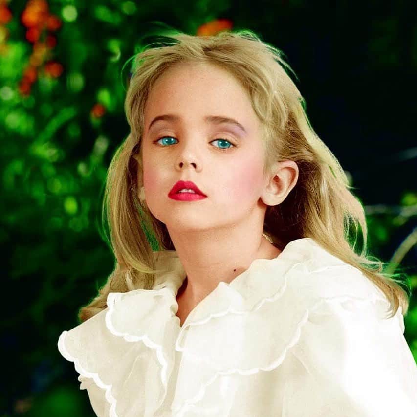 E! Onlineさんのインスタグラム写真 - (E! OnlineInstagram)「JonBenét Ramsey would have been 30 years old today, but instead, never made it to 7. 💔 A look inside the shocking crime that continues to perplex the world almost 25 years later is at the link in our bio. (📷: Splash News)」8月7日 4時31分 - enews