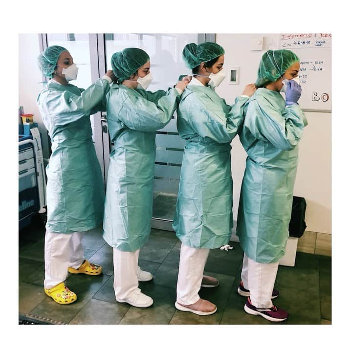 3M（スリーエム）のインスタグラム：「To the health care workers and first responders who continue fighting with courage and compassion against #covid19, thank you.  We partnered with our friends @doctor.elvis.francois & @williamrobinsonmd to create this special message. In support of this collaboration, we contributed to @funds4disaster's COVID-19 Response Fund which supports response and recovery efforts in communities around the world. Link in bio to learn more.  #healthcareheroes #healthcareworkers #covid #coronavirus」