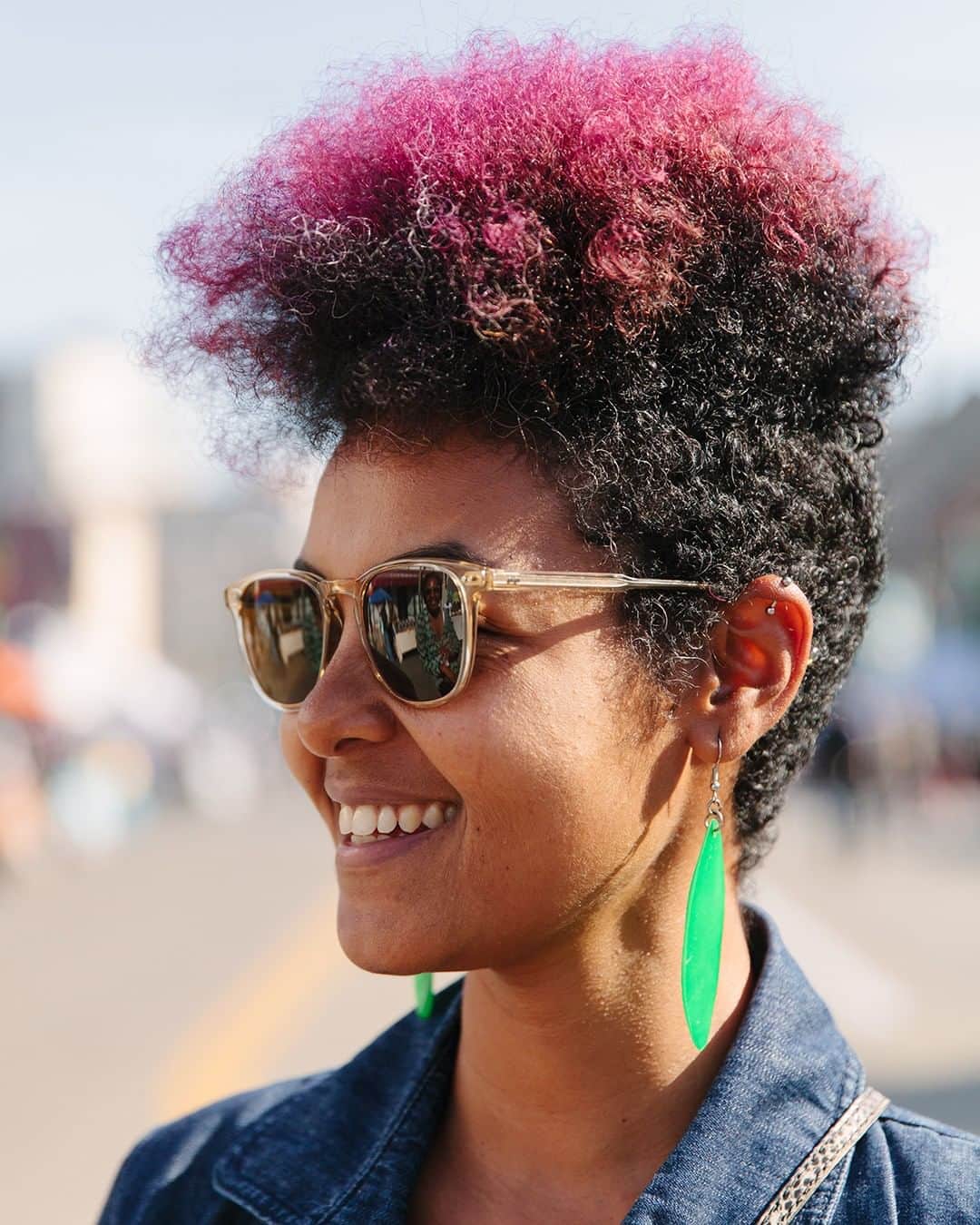 ジーエルシーオーのインスタグラム：「From the Archive // Spectacle 6⁠ ⁠ Occupy Oakland: Seeing East Bay's most dynamic city through the GLCO lens, featuring the Brooks Sun in Champagne with custom lenses.⁠ ⁠ Photos: @alannahale」