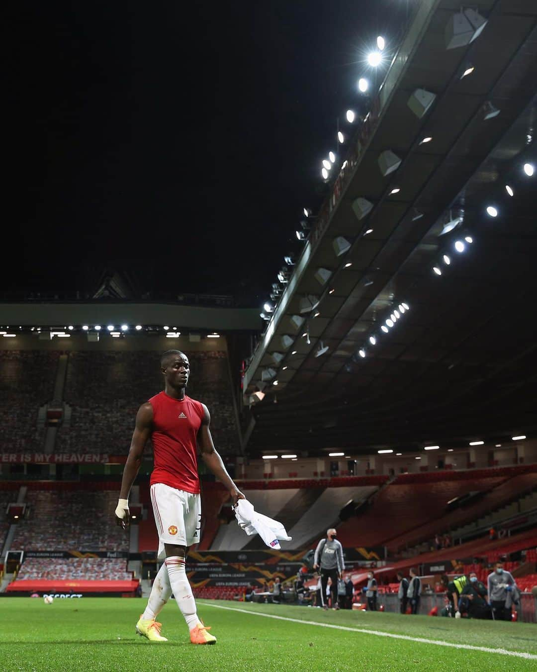 マンチェスター・ユナイテッドさんのインスタグラム写真 - (マンチェスター・ユナイテッドInstagram)「🔦 There's no place quite like #OldTrafford under the lights ❤️ #MUFC #Bailly」8月7日 5時01分 - manchesterunited