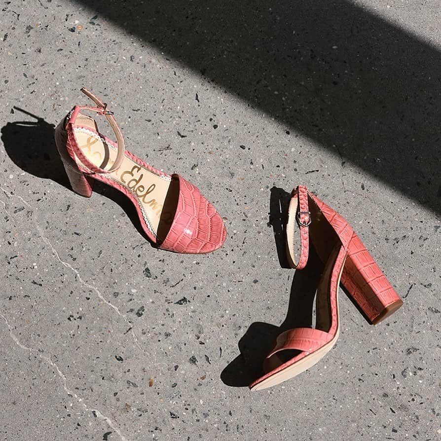 サムエデルマンのインスタグラム：「The YARO Block Heel Sandal in Raspberry Croco.  Now available at samedelman.com  #SamEdelman #FORCESOFNATURE #PreFall2020」