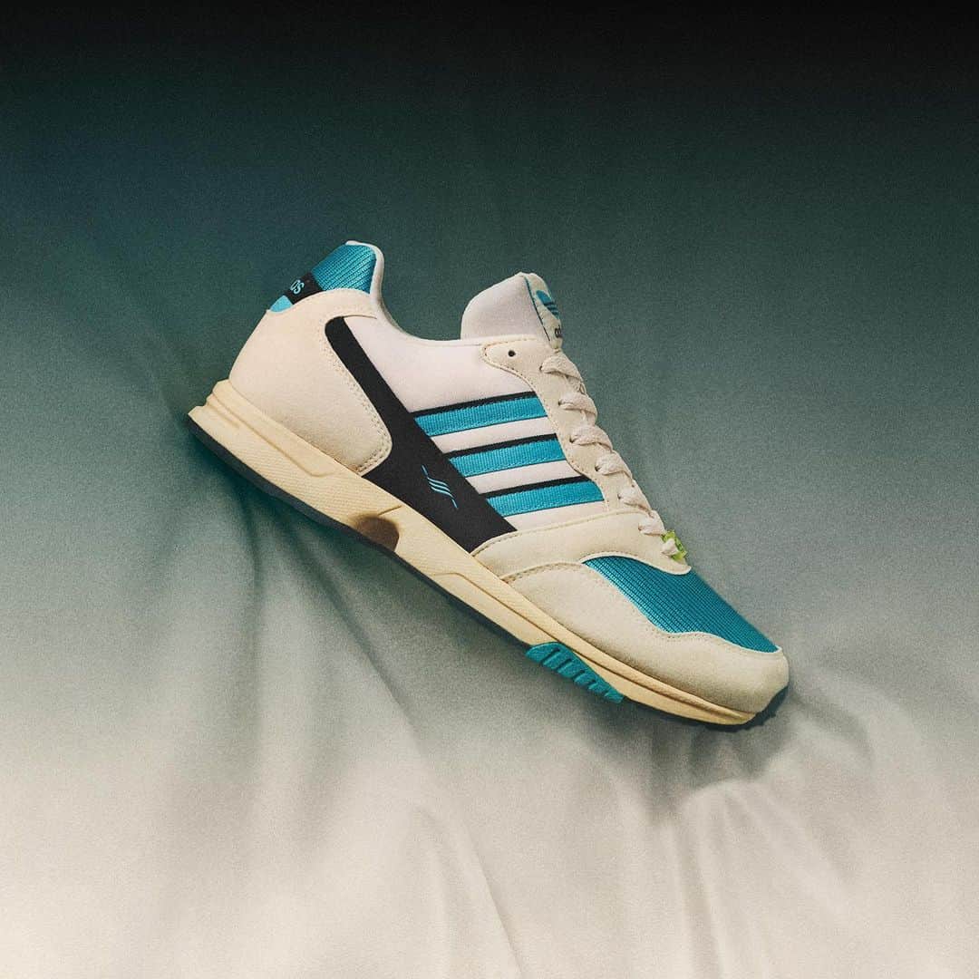 adidas Originalsさんのインスタグラム写真 - (adidas OriginalsInstagram)「RETRO, a tribute to the brand’s iconic archive, featuring the first ever re-release of the ZX 1000C model from the late 80’s. Available globally from August 7th. #AtoZX #adidasZX  See more at adidas.com/a-ZX」8月7日 5時12分 - adidasoriginals