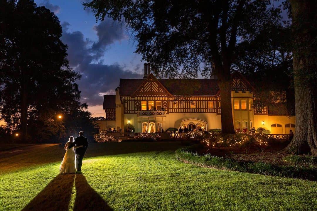 CANON USAさんのインスタグラム写真 - (CANON USAInstagram)「Photo by #CanonLegend @denisreggie "At an impromptu portrait session at dusk requested by the newlyweds, I walked around the grounds of the wedding reception – the Atlanta home built in 1917 by the bride’s great-grandparents – along with my assistant carrying a remote Canon 600 EX II-RT flash. I captured this using a Canon EOS 5D Mark III in Av mode at ISO 1000 and a Canon 24-70mm f/2.8L II lens set for widest 24mm view at f/3.5, along with a camera-mounted Canon ST-E3 trigger device to signal the remote flash."」8月7日 5時15分 - canonusa