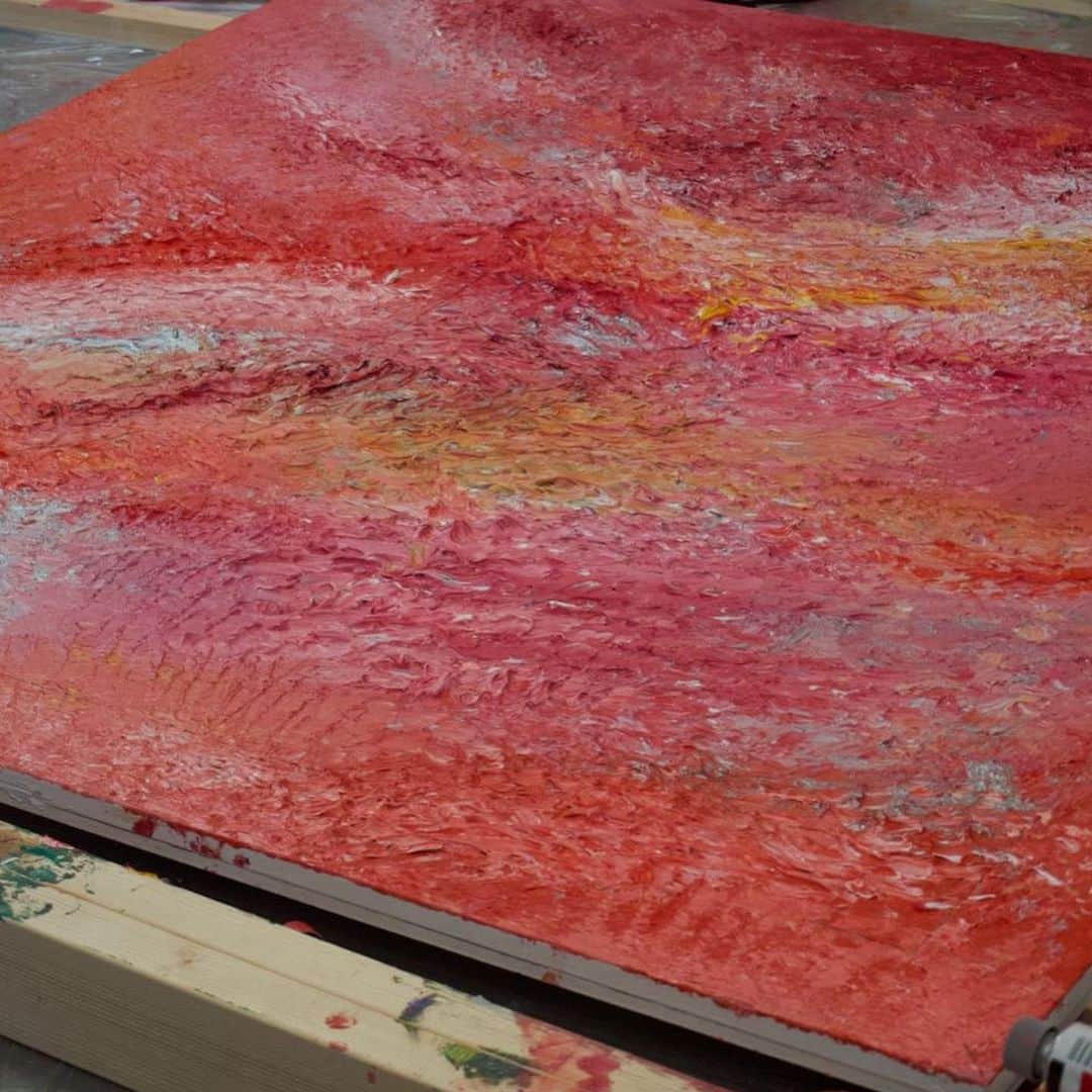 坂東工さんのインスタグラム写真 - (坂東工Instagram)「「つながるピース」プロジェクトの第2弾 「一心」が出来上がりました。 25枚で1つの絵、1ピースでも1つの絵です。 明日金曜日21時からインスタライブにて展示会の詳細や新しいリターンなど発表します。 ご期待ください！ #坂東さんは今絵具まみれ  #aurapaint #aurapainting #abstractart #abstract_art #abstractpainting #abstractekunst #abstractemalerei #abstractait #abstractartorg #abstractobsession #abstractakt #abstractartwork #modernabstract #modernekunst #originalart #originalartwork #abstractartist #artabstractait #colorparpassion #arteabstracto #abstractemalerei #abstracted #abstractogram #つながるピース」8月6日 20時57分 - takumimoriyabando