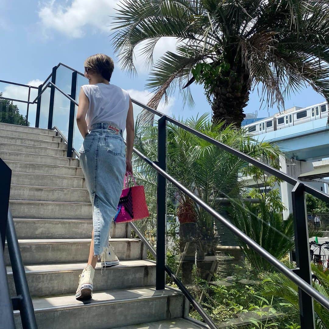 &mのインスタグラム：「明日は夜ライブする予定だよ🥳」