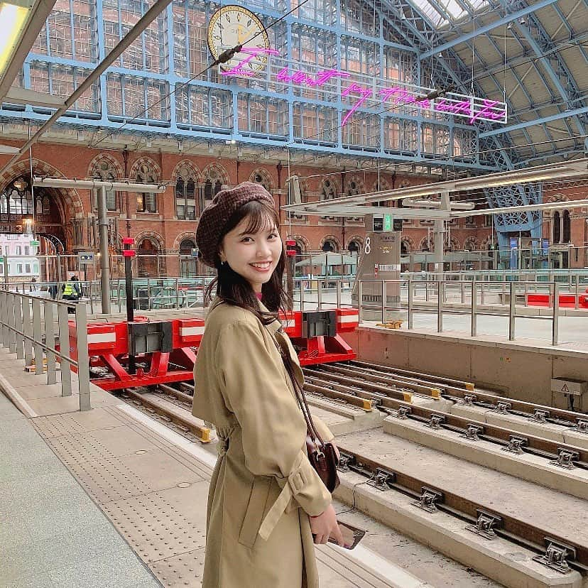 足立沙織さんのインスタグラム写真 - (足立沙織Instagram)「. . . 雰囲気がこんな可愛い駅ってある🤤♡？ レンガ調でめっちゃ好きだったな〜🇬🇧 . . にしても画質悪、、🤢 . . . . . . . .  #london#unitedkingdom#londontrip#stpancras#stpancrasinternational#londonfashion#genic_travel#genic_trip#amerivintage#tabijyo#london🇬🇧#unitedkingdom🇬🇧#saori__trip」8月6日 21時04分 - sao_ri_17