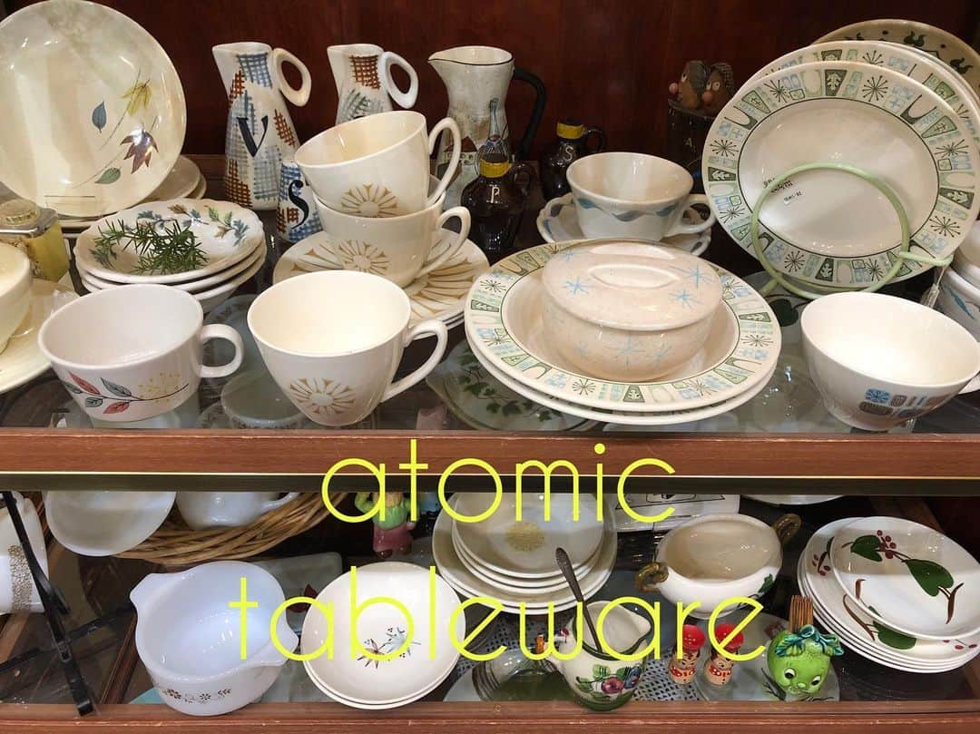 NUTTY Vintage&Collectibleのインスタグラム：「🌿NEW ARRIVAL🌿  ☑︎vtg atomic pattern tableware  人気のアトミック柄の食器も沢山ご用意いたしました ✴︎✴︎  50年代らしい柄に当時の食卓を思い描いてしまいます🍽  カップ＆ソーサーにスープカップ、ミルクポット… 是非お気に入りを見つけてくださいね👀  ＊通販可能ですのでDMにてお問い合わせ下さい＊  🛒〜〜〜〜〜〜〜〜〜〜〜 SUMMER SALE LINE UP 〜〜〜〜〜〜〜〜〜〜〜〜🛒 🎟30%~50% OFF TICKET SALE 💎VINTAGE JEWELRY : EVERYTHING 10%OFF 🛀EVERYTHING ¥1000 BATHTUB 📮ONLINE STORE SHPPING FREE 〜〜〜〜〜〜〜〜〜〜〜〜〜」