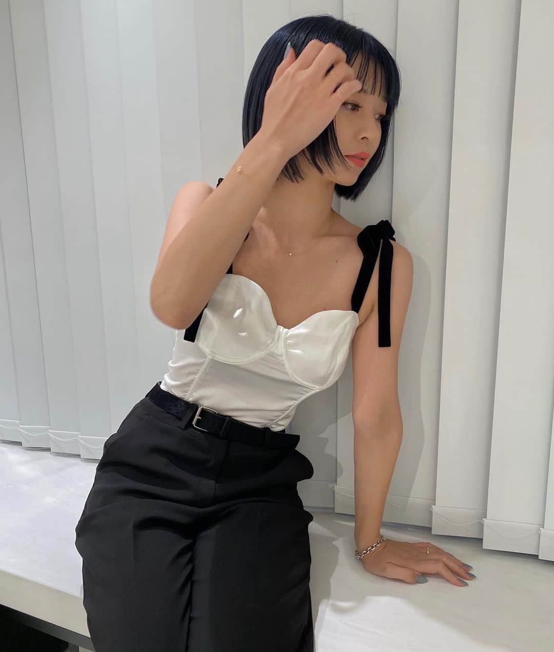 梅村実帆さんのインスタグラム写真 - (梅村実帆Instagram)「毎日暑くて最高🎐 梅雨明けて夏服着れてうれしい こまめに青を入れてもらってます🧜🏻‍♀️ @__daiwoo ♡」8月6日 21時15分 - miho11k