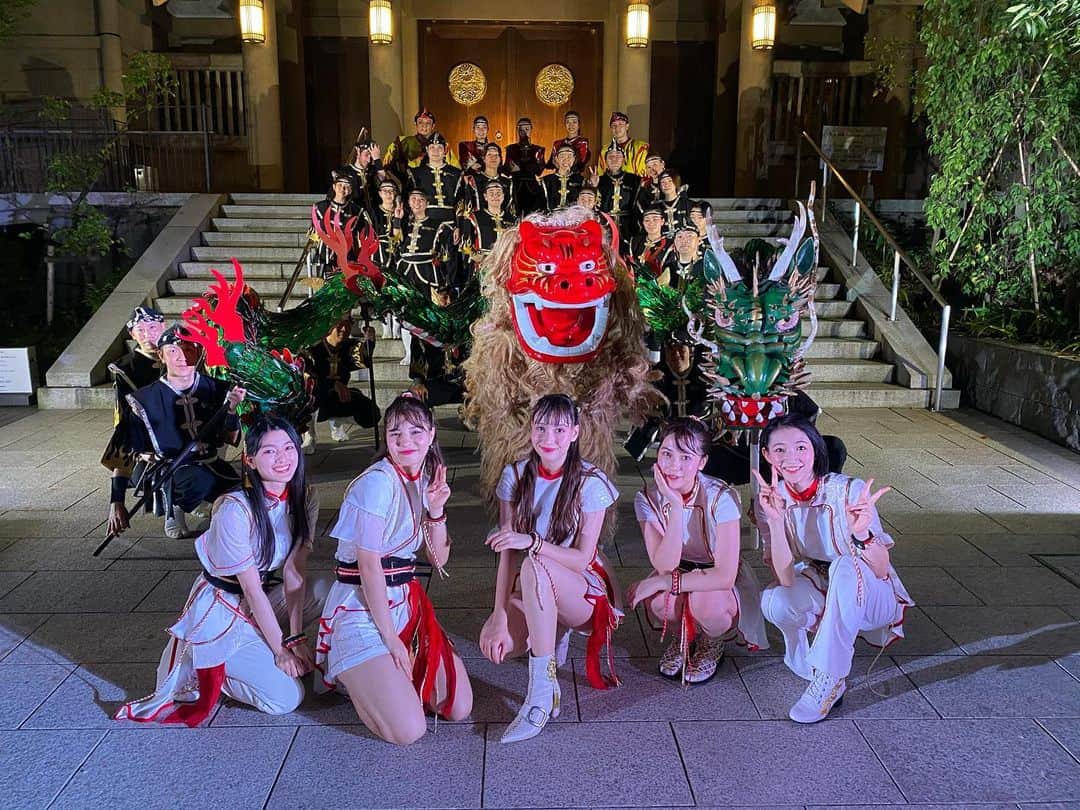 チューニングキャンディー（Chuning Candy）のインスタグラム：「🥰✌️✌️ 「ダイナミック琉球」コレオビデオ200万回再生突破しました~🥳 ありがとうございます！ 昇龍祭太鼓のみなさんとの新たなダンス動画も公開しますので、こちらもお楽しみに❣️ #チューニングキャンディー#チュニキャン #ダイナミック琉球」