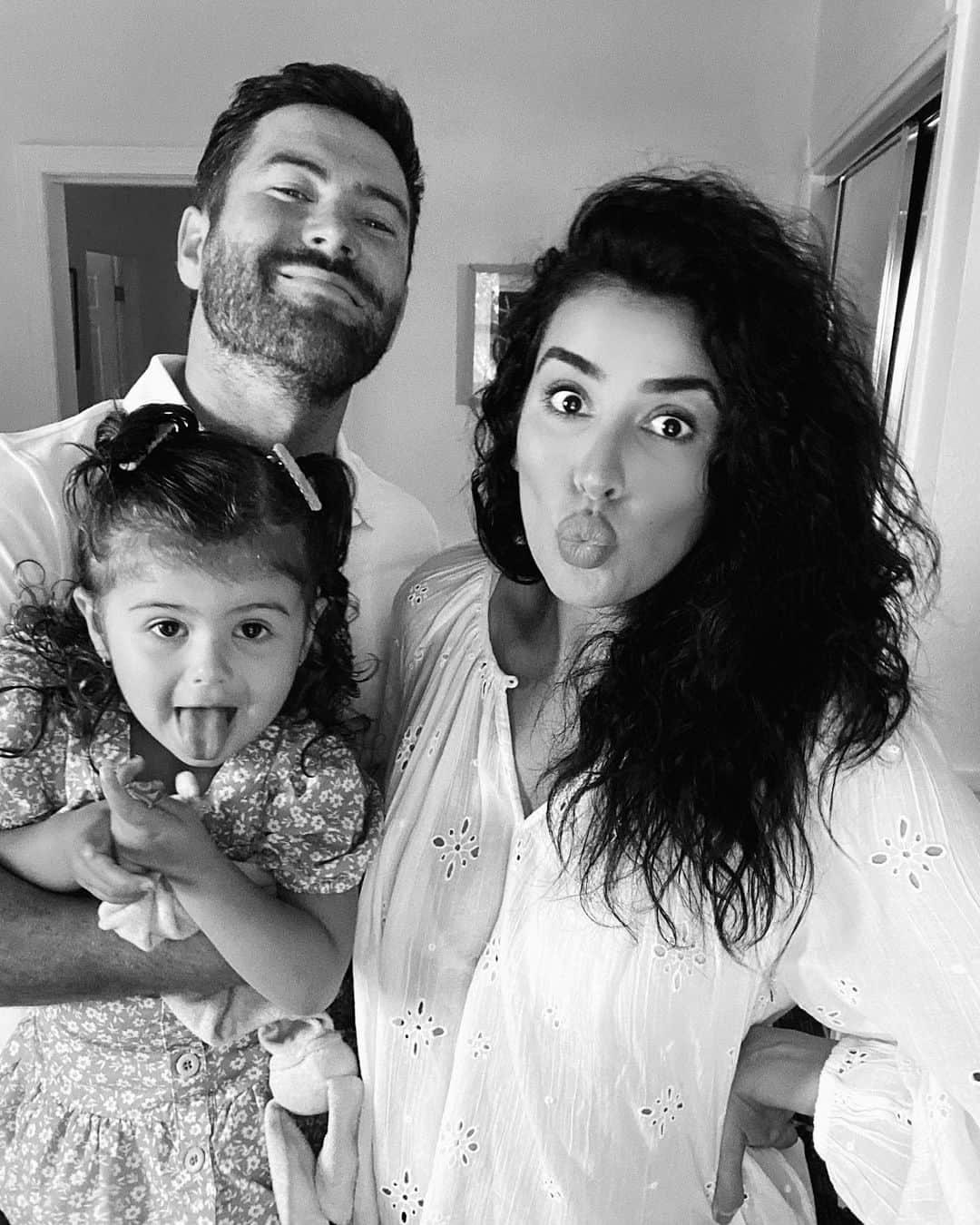 Sazan Hendrixさんのインスタグラム写真 - (Sazan HendrixInstagram)「Some highlights from this week 💛  I am proud of many things in life but nothing beats being a wife & a mother. Love my growing squad and can’t wait for baby 2 to join our adventures. Thank you @visitwilliamsburg for giving us a trip experience that was fun, educational & safe for the entire family ✨ Leaving with a grateful heart and so many amazing memories ✨ #sazantravels #visitwilliamsburg #ad」8月6日 21時24分 - sazan