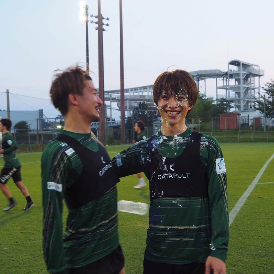 井上潮音のインスタグラム：「23歳になりました！はやいなぁ」