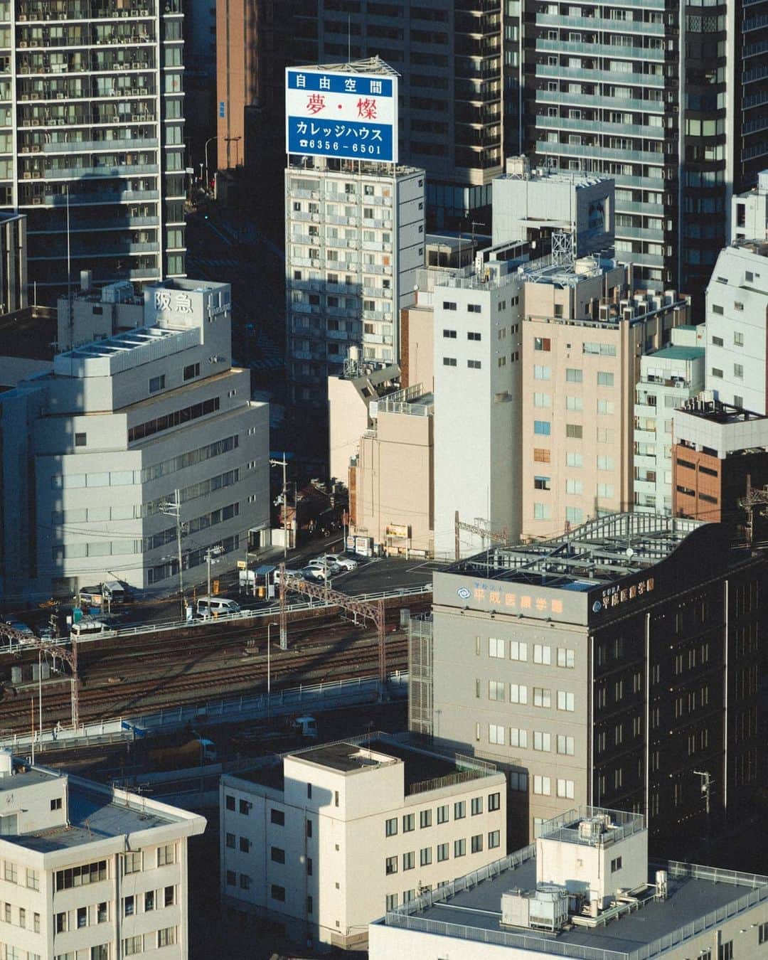 woody_chaiのインスタグラム：「🏬」