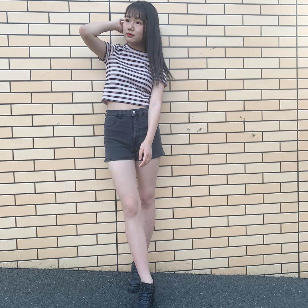 みのり（民謡ガールズ）さんのインスタグラム写真 - (みのり（民謡ガールズ）Instagram)「#今日のコーデ 👗  #WAWAWA #みのり #コーデ #ファッション #Tシャツ #シャツ #ストライプ #ショーパン #ショートパンツ #パンツ #厚底靴 #ポーズ #코데 #셔츠 #포즈 #스타일 #fashion #code#Corduroy #instafashion #instagood #style #shirt #pants」8月6日 21時50分 - wawawa_minori