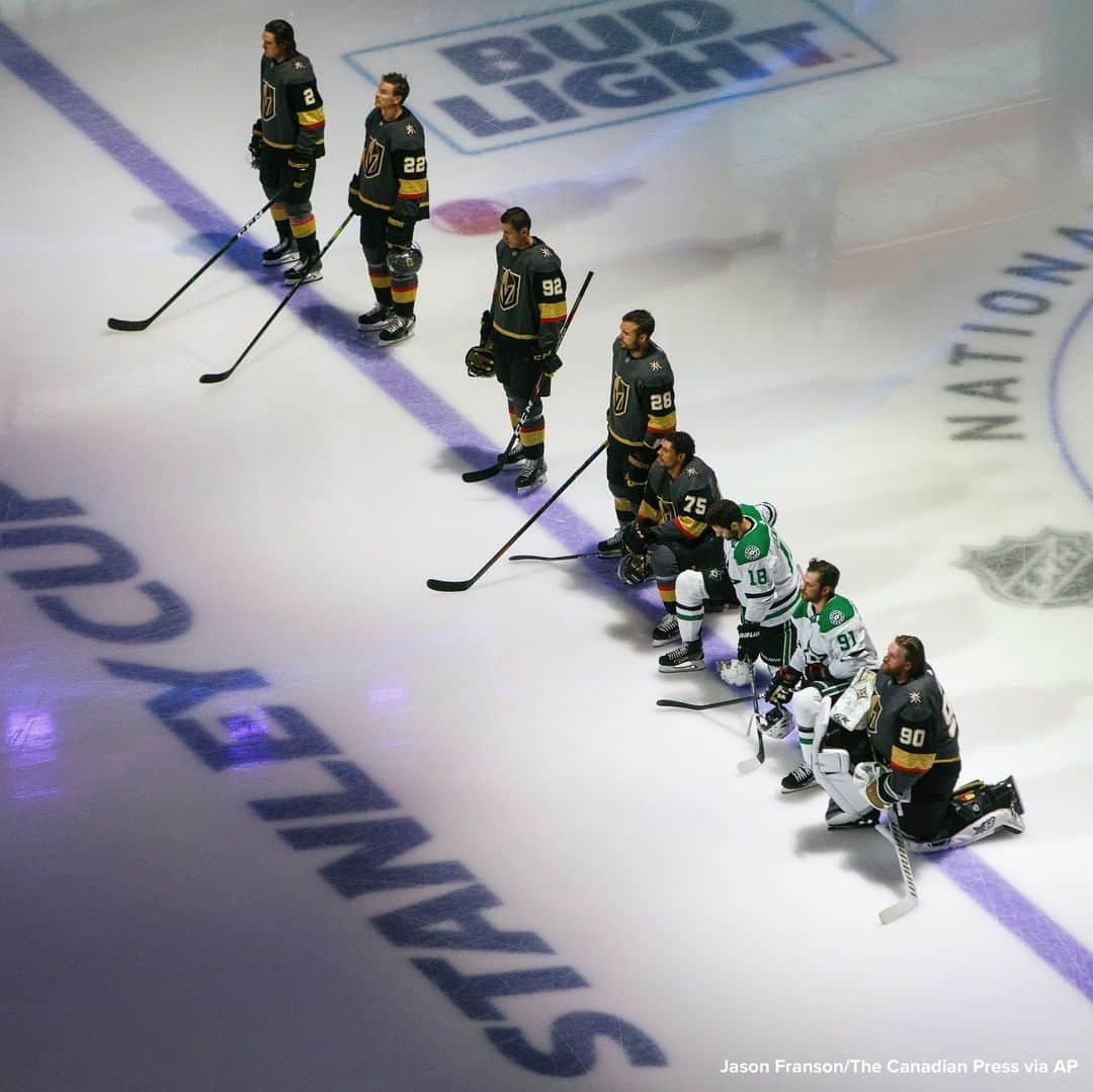 ABC Newsさんのインスタグラム写真 - (ABC NewsInstagram)「Dallas Stars' Jason Dickinson (18) and Tyler Seguin (91) and Vegas Golden Knights' Ryan Reaves (75) and goalie Robin Lehner (90) take a knee for Black Lives Matter prior to an NHL hockey playoff game in Edmonton, Alberta.」8月6日 21時57分 - abcnews