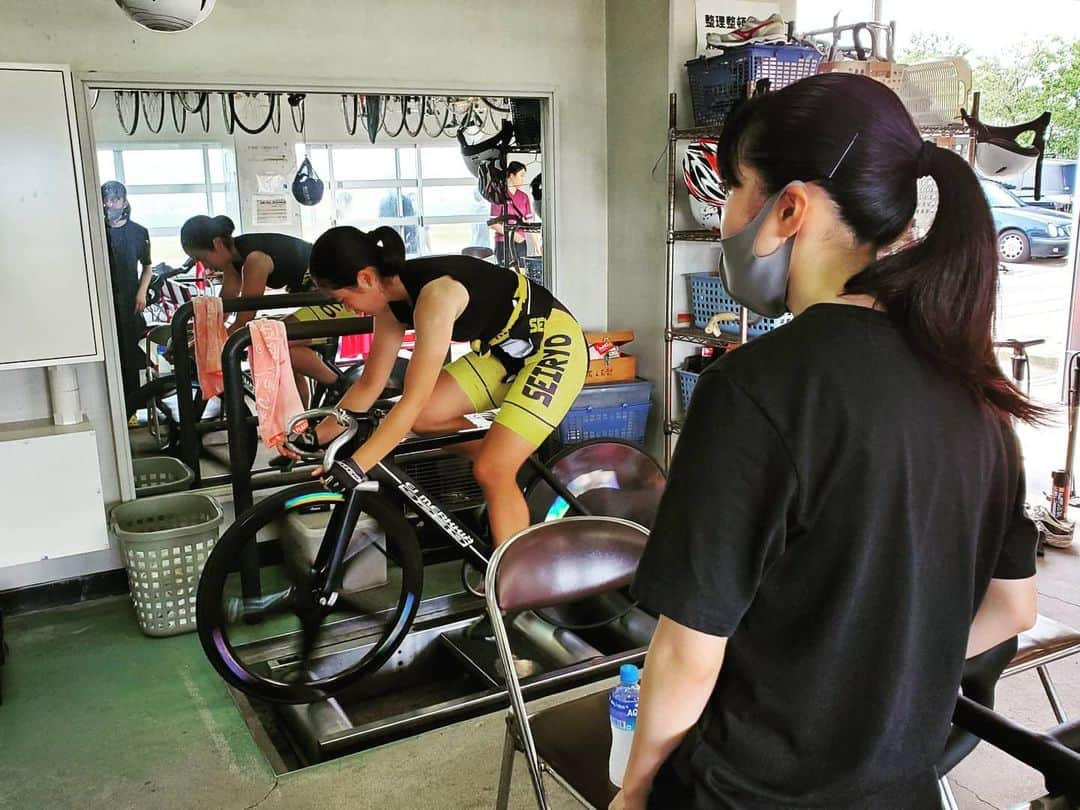 飯田嘉太さんのインスタグラム写真 - (飯田嘉太Instagram)「💨 今日のイイダスポーツは陸上と自転車競技の 二刀流女子高生･又多風緑選手🏃🏻×🚴 ･ ･ 小学生から陸上を始め先日、高校での部活動をやり遂げました👏 ･ ･ 同時に高校から始めた自転車競技はここから更にスキルアップ⤴ ･ ･ 夢はプロのガールズケイリン🚴✨ 今まで陸上部だった為、朝④時半に起きて 学校に行く前の早朝練習を繰り返していました☺ ･ ･ 夢への第①歩、競輪学校への試験に向けて 全力で楽しんで下さい💪 ･ ･ ②つの競技の練習＆大会を取材する為 ⑤回も取材にお付き合い頂きありがとうございました😁 これからも応援します📣  #石川テレビ #石川さん #livenewsit #イイダスポーツ #星稜 #又多風緑 選手 #陸上 #自転車 #二刀流 #女子高生 #夢 #ガールズケイリン #競輪 #ケイリン #keirin #アナウンサー #飯田嘉太」8月6日 22時19分 - kabuto_iida