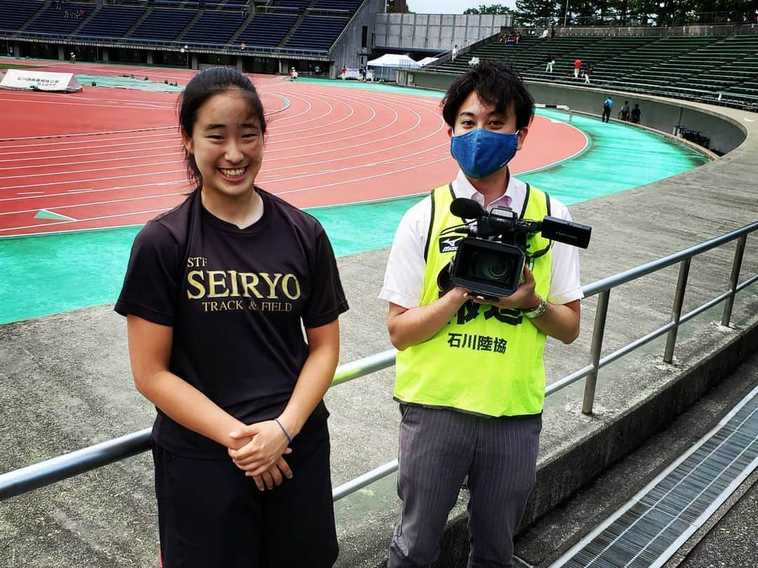 飯田嘉太さんのインスタグラム写真 - (飯田嘉太Instagram)「💨 今日のイイダスポーツは陸上と自転車競技の 二刀流女子高生･又多風緑選手🏃🏻×🚴 ･ ･ 小学生から陸上を始め先日、高校での部活動をやり遂げました👏 ･ ･ 同時に高校から始めた自転車競技はここから更にスキルアップ⤴ ･ ･ 夢はプロのガールズケイリン🚴✨ 今まで陸上部だった為、朝④時半に起きて 学校に行く前の早朝練習を繰り返していました☺ ･ ･ 夢への第①歩、競輪学校への試験に向けて 全力で楽しんで下さい💪 ･ ･ ②つの競技の練習＆大会を取材する為 ⑤回も取材にお付き合い頂きありがとうございました😁 これからも応援します📣  #石川テレビ #石川さん #livenewsit #イイダスポーツ #星稜 #又多風緑 選手 #陸上 #自転車 #二刀流 #女子高生 #夢 #ガールズケイリン #競輪 #ケイリン #keirin #アナウンサー #飯田嘉太」8月6日 22時19分 - kabuto_iida