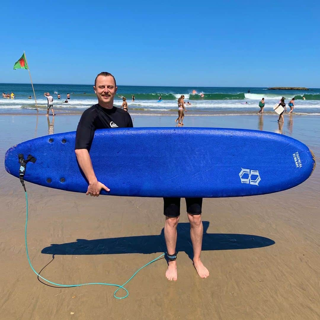 Norman Thavaudさんのインスタグラム写真 - (Norman ThavaudInstagram)「Cette session surf m’a cassé en deux ! Qui a déjà surfé ? 🏄🏼‍♂️ 🌊☀️」8月6日 22時28分 - normanthavaud