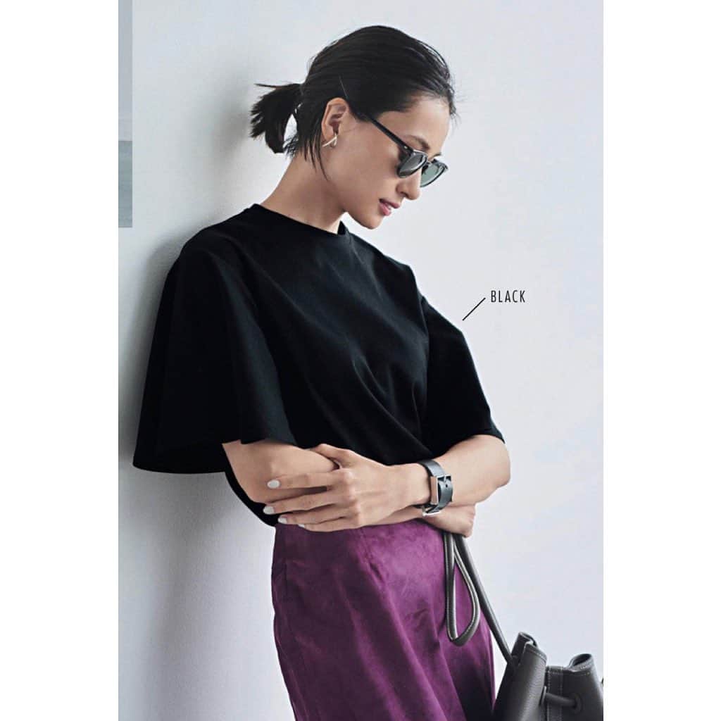 小濱なつきのインスタグラム：「Marisol 9月号 . 「Shop Marisol」🌟」