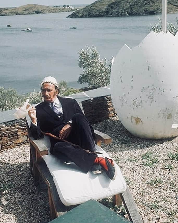 Joeのインスタグラム：「I thought I could make it this year, but I don’t think it’s going to happen. #SalvadorDali」