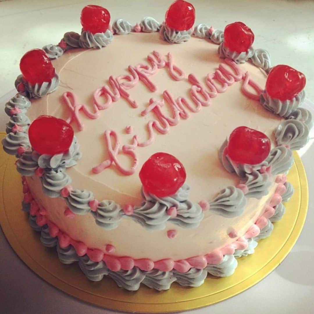 kikkoのインスタグラム：「Cake🎂  一つ一つhappyがいっぱい。」