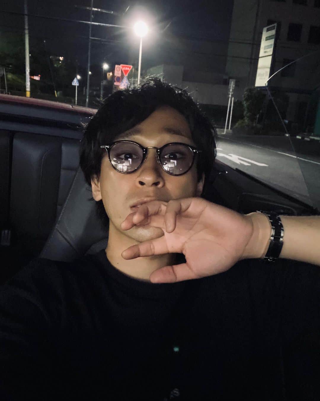 としみつのインスタグラム：「今日もお疲れ様でした。 夜風オススメです。」